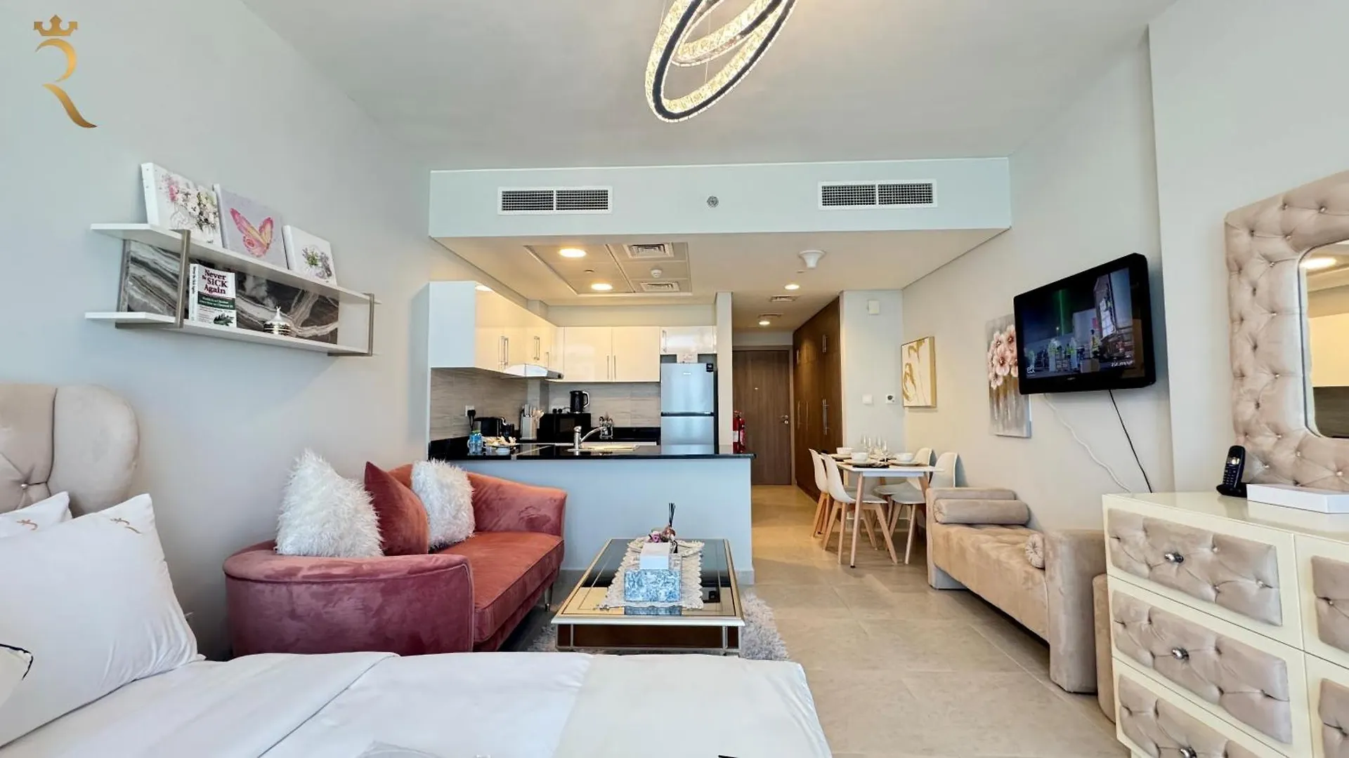 Luxe Studio Free Pool And Gym Access