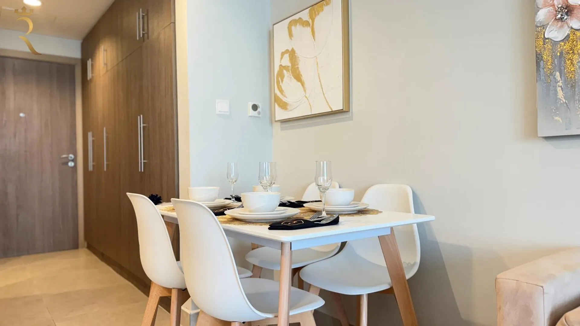 Luxe Studio Free Pool And Gym Access Διαμέρισμα